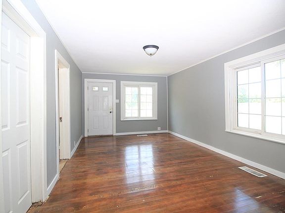 3rd image of 330 Residence St