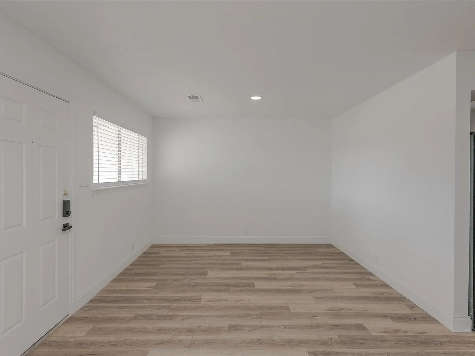 713 Sun Valley Dr — Photo 4