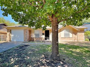 833 Stanford Dr, Lancaster, TX 75134