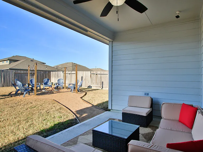 2431 Sutton Hollow Ct — Photo 36