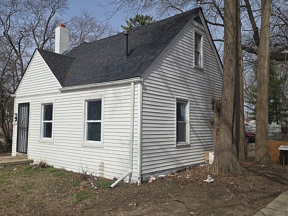 2nd image of 18101 Cornwall St