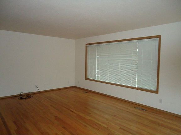 2nd image of 4802 75th Ave NE