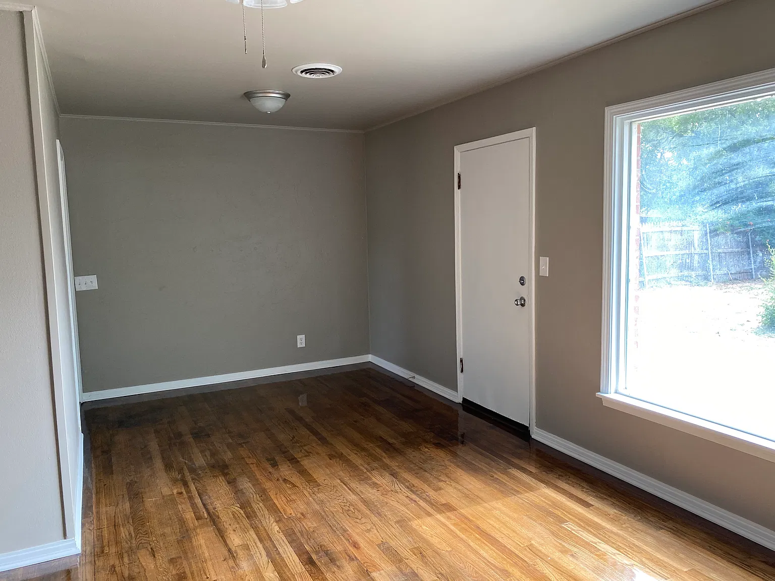 2 bed, 984 sqft, $1,450 — Photo 3