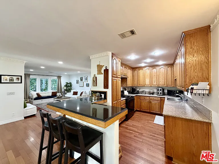7764 Fountain Ave — Photo 7
