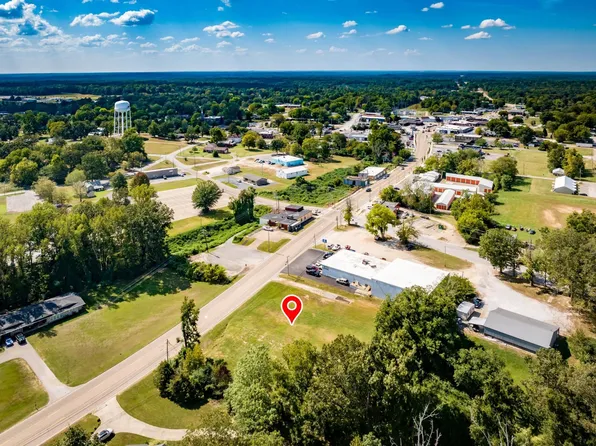 297 E Main St, Parsons, TN 38363