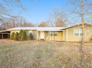 304 Olds Ave, Hartford, MI 49057
