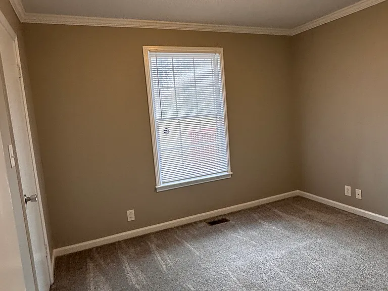 104 Bennett Dr — Photo 16