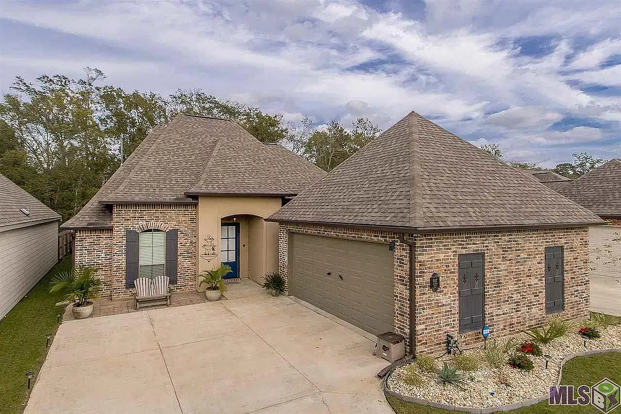 3 bed, 1746 sqft, $2,600 — Photo 1