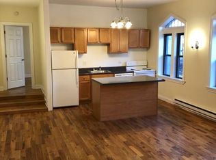 630 W Barry Ave #1S, Chicago, IL 60657