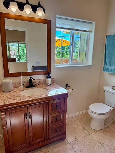 1 bed, 1.5 bath, $1,200 — Photo 3