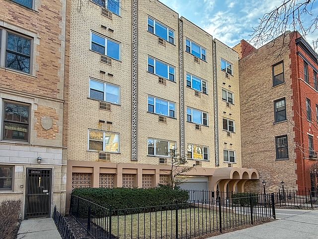 1st image of 619 W Stratford Pl APT 405