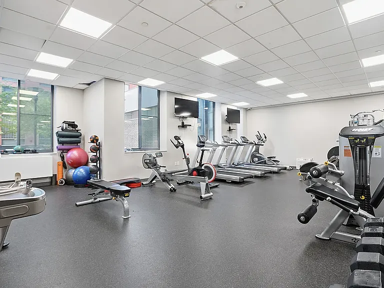 8 Vanderbilt Ave #4G — Photo 18