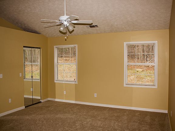 5th image of 3801 Greenbrook Dr