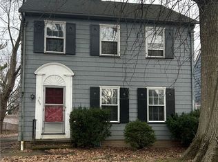 906 Keystone Dr, Cleveland Heights, OH 44121