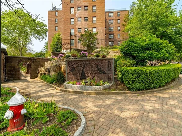 166 Pearsall Drive #1E, Mount Vernon, NY 10552