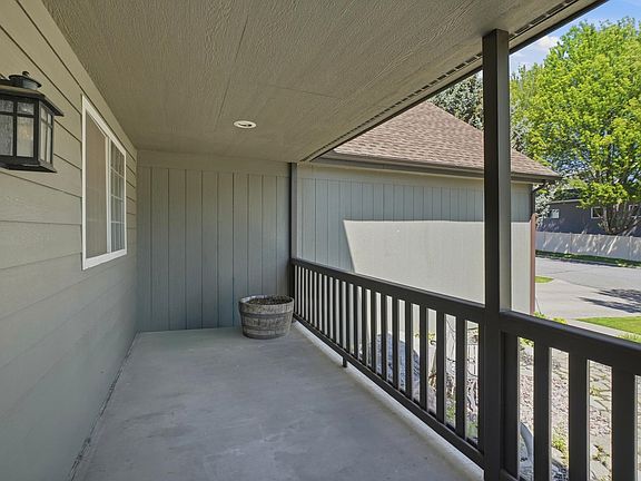 2nd image of 3018 S Sunnybrook Rd