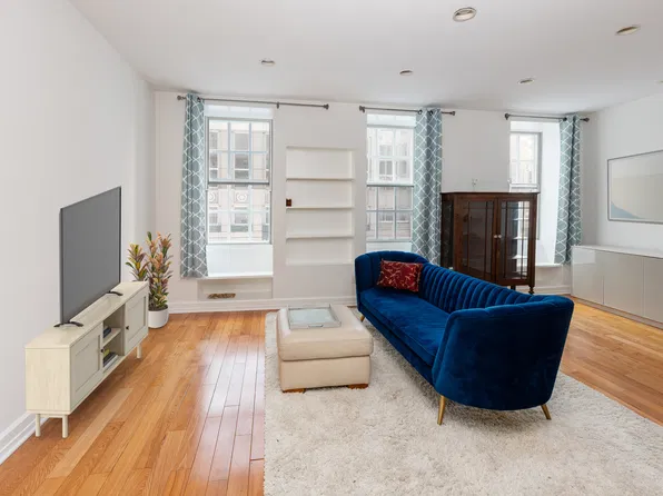 118 East 57th Street image 1 of 9