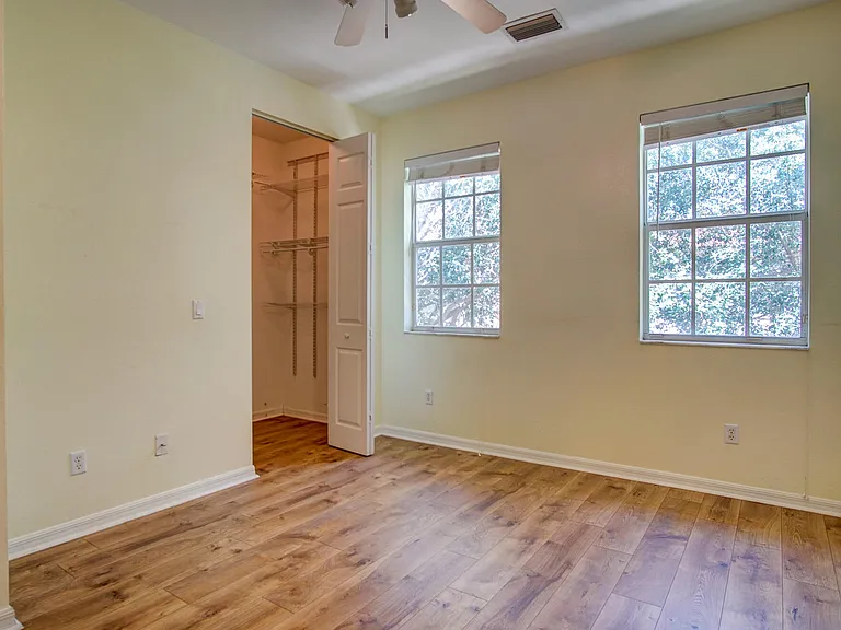 1020 E Longport Cir #F2 — Photo 18