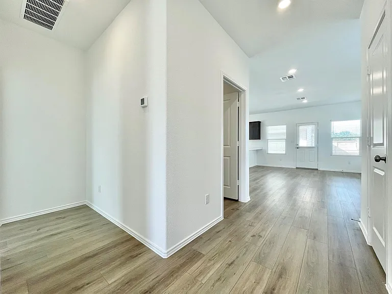 1517 Cobblecrest Ln — Photo 14