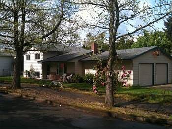 2nd image of 16915 NE Clackamas St