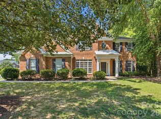 4814 King Arthur Dr, Charlotte, NC 28277