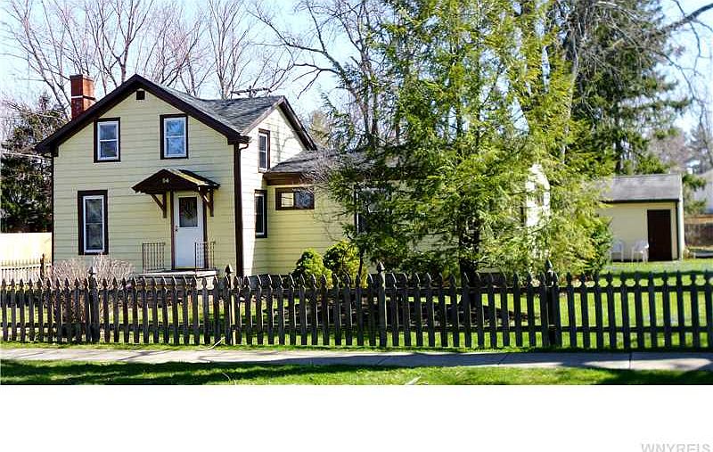 1st image of 54 Hamlin Ave