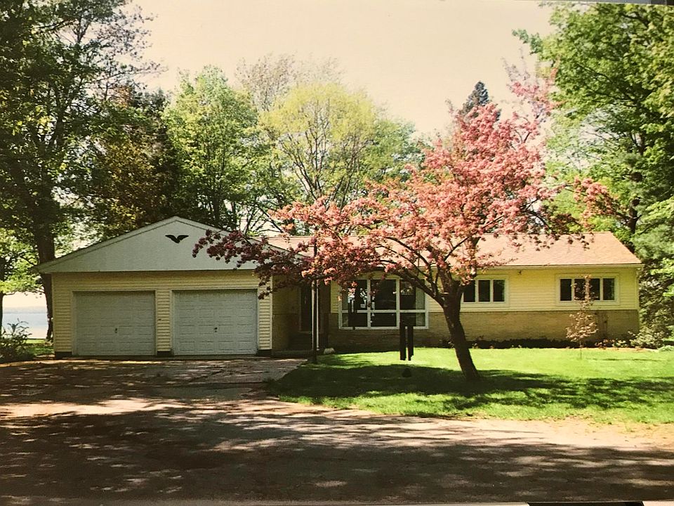 1st image of 3212 Lakeshore Dr