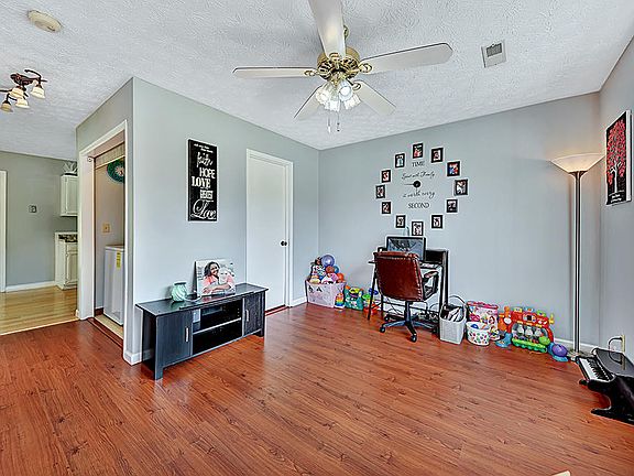 5th image of 4404 Larigo Dr