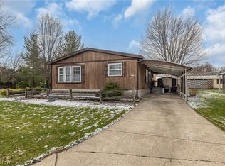 63 Parkway Dr, Olmsted Falls, OH 44138