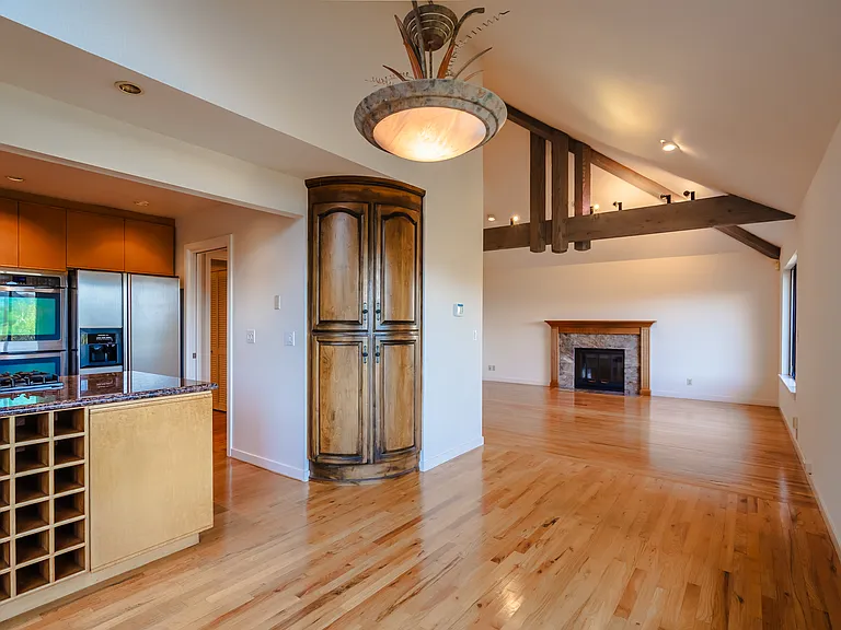 961 W California Ave — Photo 5