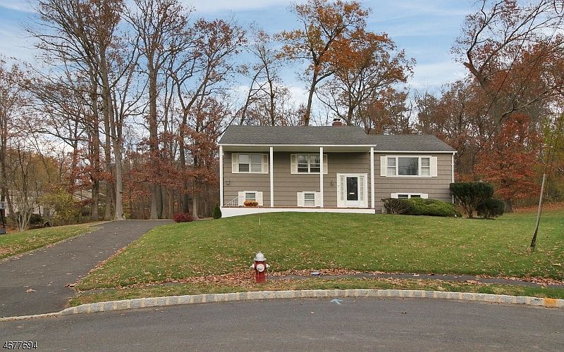 1st image of 19 Northfield Ct