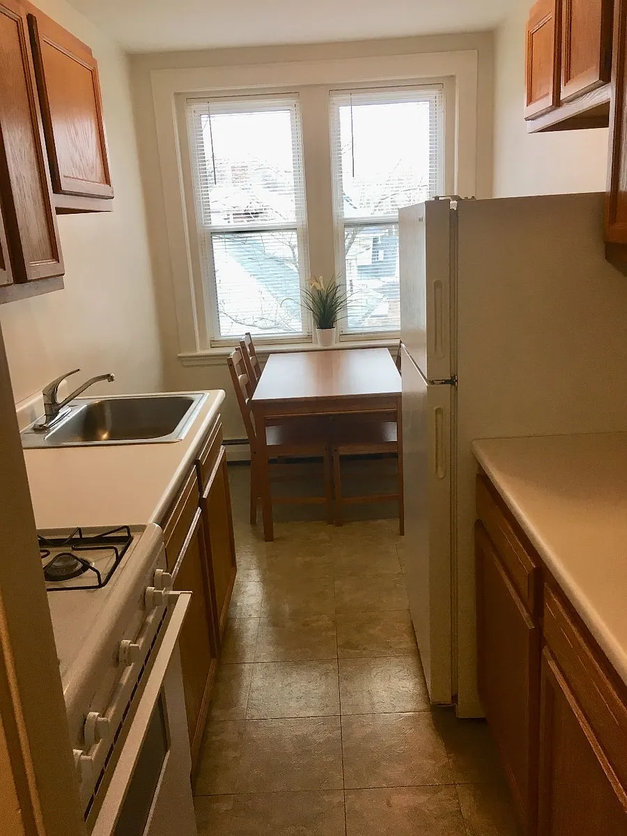 Building Photo - 207 Everett St #9