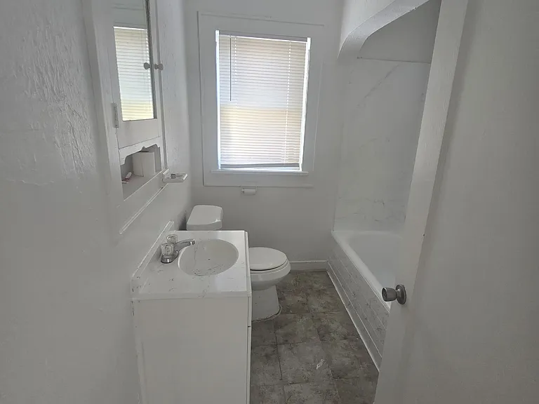2200 N Kelham Ave — Photo 3