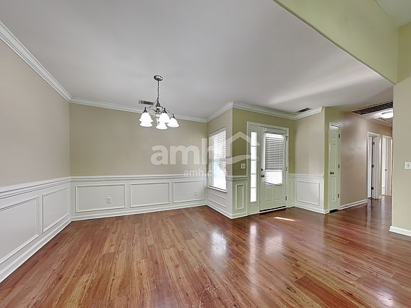 5th image of 160 Willow Point Cir