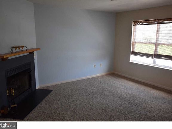 3rd image of 44 Wyatt St
