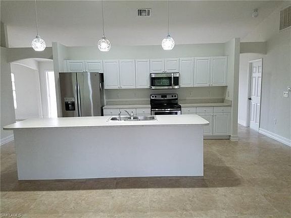4th image of 2903 Bruce Ave S
