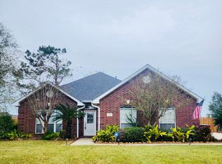 318 Oxford Ct, Lake Charles, LA 70605