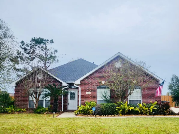 318 Oxford Ct, Lake Charles, LA 70605