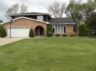 4N252 8th Ave, Addison, IL 60101