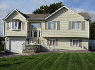 28 Pinewood Ave, Johnston, RI 02919