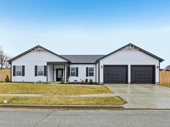 705 S 2nd St, Frankfort, IN 46041