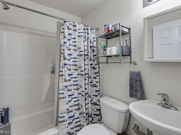 4th image of 1734 N Gratz St #1