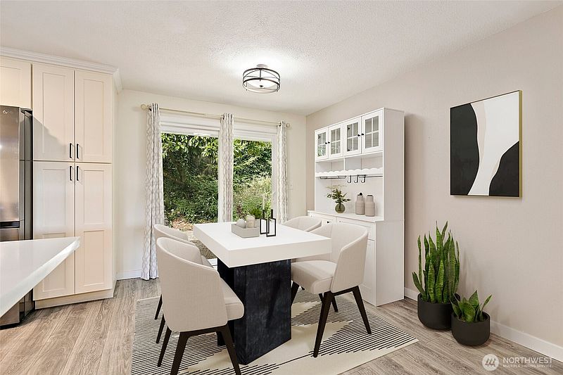 5th image of 10511 Cedrona Street SW