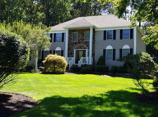 30 Leigh Ct, Randolph, NJ 07869