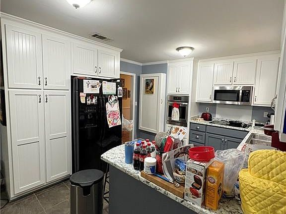 5th image of 1023 Scott Dr
