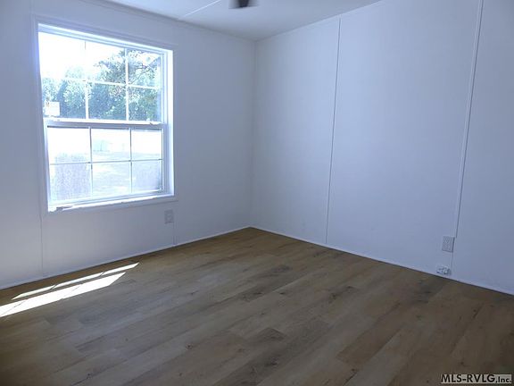 3rd image of 467 Hendersons Farm Rd
