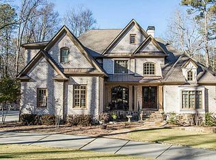 1900 Spalding Dr, Sandy Springs, GA 30350