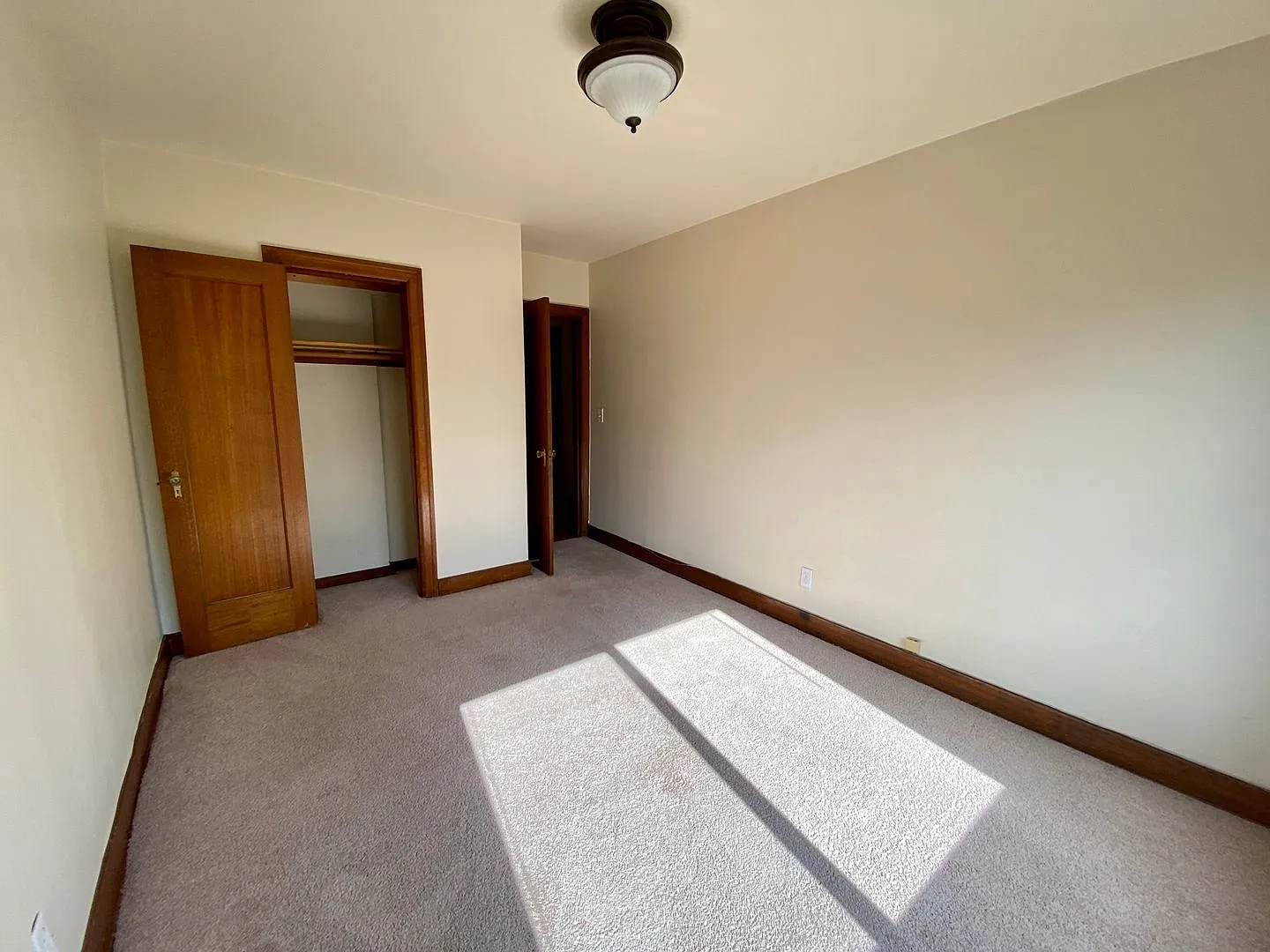 Parkway Apartments — Photo 4