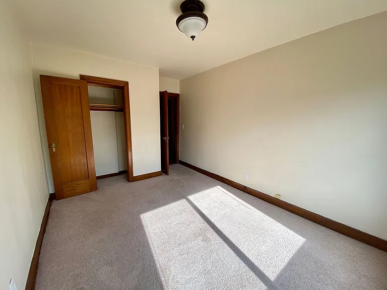 Parkway Apartments — Photo 4