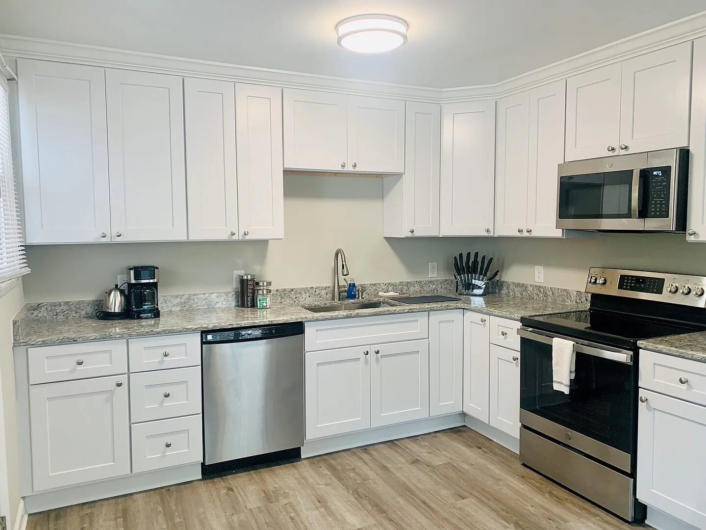 3BD/1BR Home near Duke-Raleigh Hospital — Photo 4